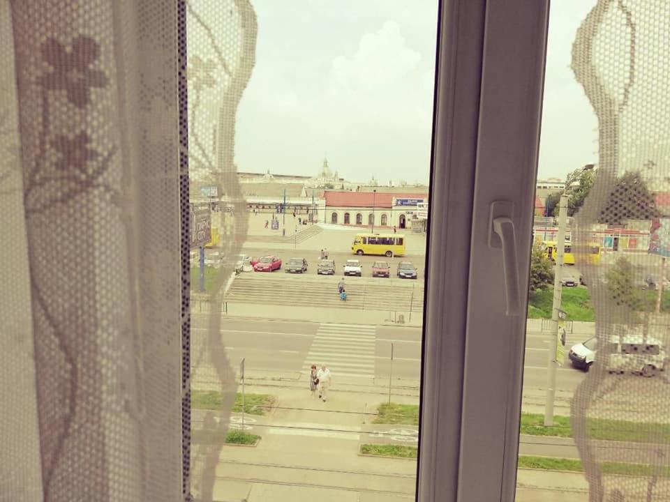 городоцька 169, жд вокзал,близько центр,парковка